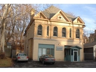 Plus de détails pour 610 Oak St, Syracuse, NY - Commerce de détail à vendre