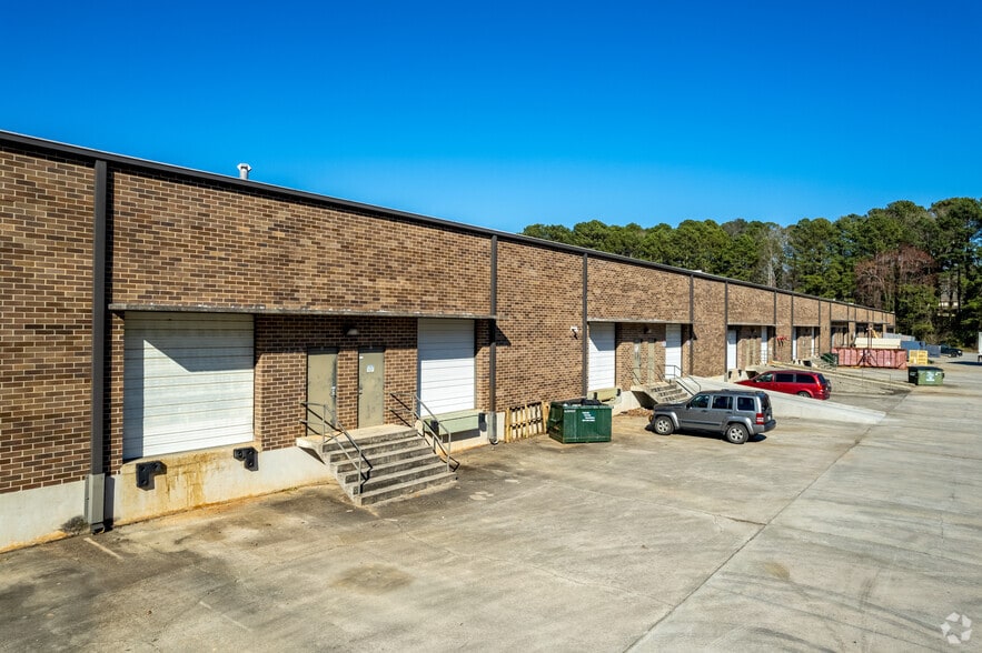 2177 Flintstone Dr, Tucker, GA for lease - Building Photo - Image 2 of 8