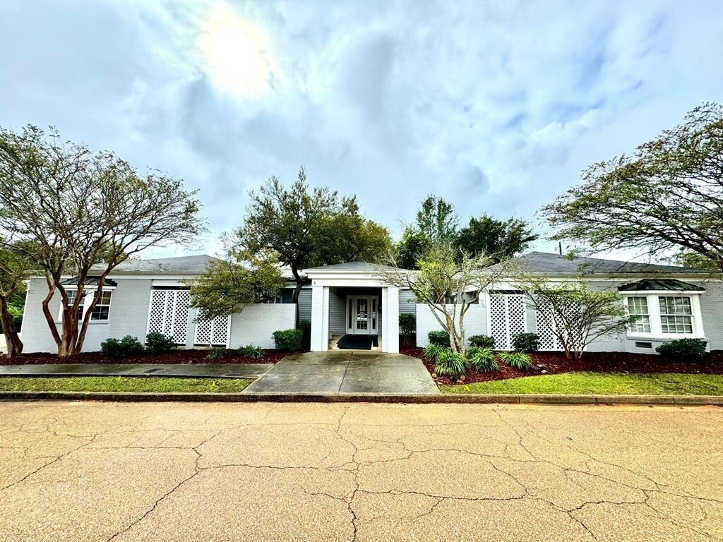 214 Justice St, Brookhaven, MS à vendre Photo principale- Image 1 de 12