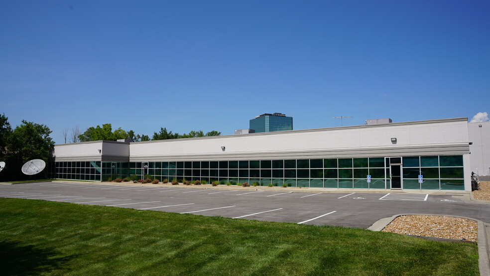 8100 NW 101st Ter, Kansas City, MO for lease - Building Photo - Image 1 of 9