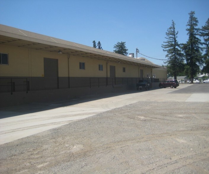 625 Cooper Ave, Yuba City, CA à louer - Photo du bâtiment - Image 3 de 4