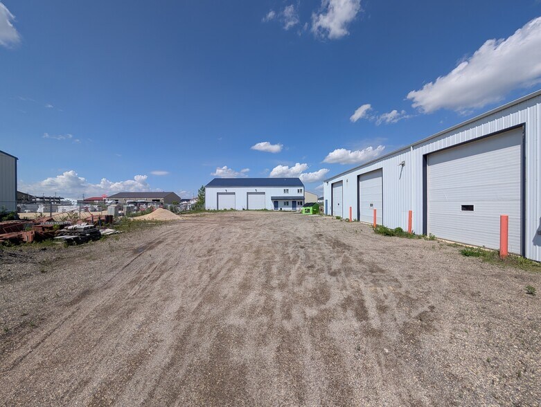 949 Redonda St, Winnipeg, MB à louer - Photo du bâtiment - Image 3 de 15