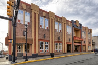 Plus de détails pour 911 Ligonier St, Latrobe, PA - Bureau à vendre
