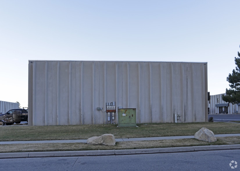 262-272 Cottage Ave, Sandy, UT for lease - Building Photo - Image 2 of 3