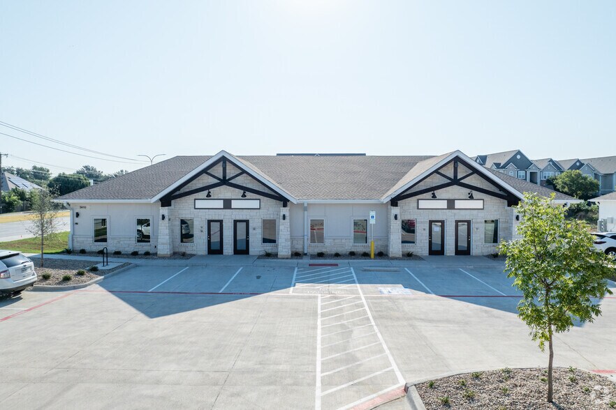 3400-3420 Basswood Blvd, Fort Worth, TX à louer - Photo du bâtiment - Image 3 de 9