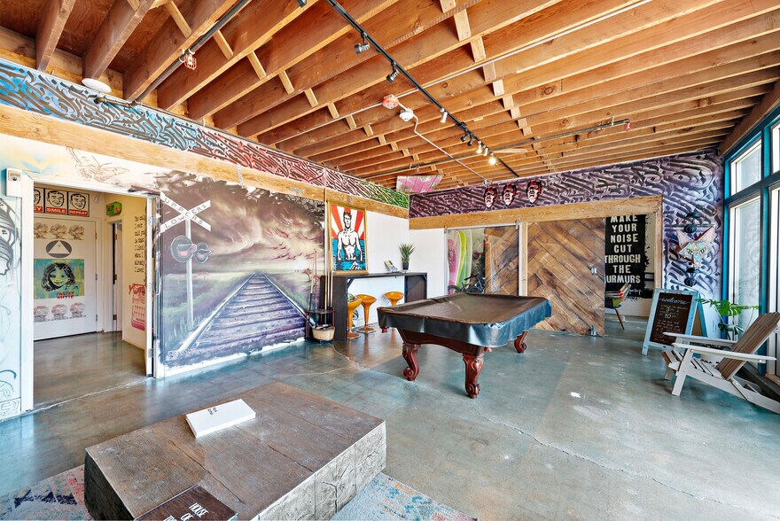 2717 S El Camino Real, San Clemente, CA à vendre - Photo du bâtiment - Image 3 de 13