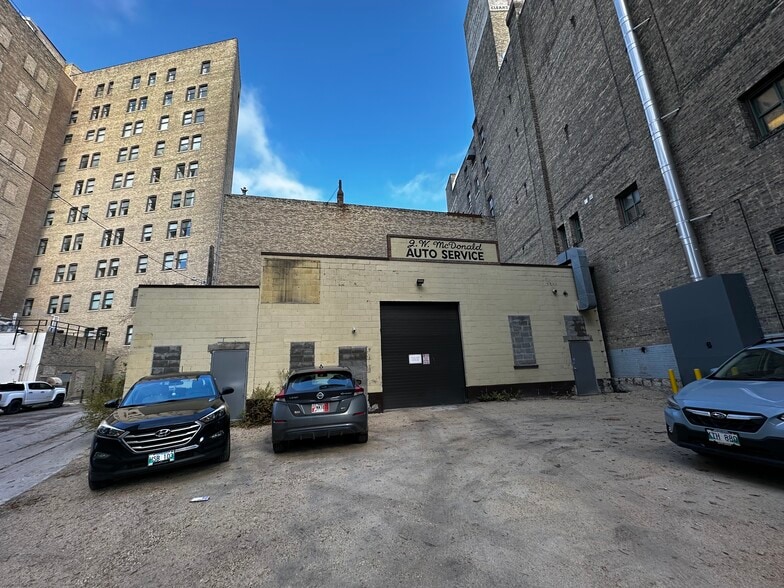 189 Bannatyne Av, Winnipeg, MB à vendre - Photo du bâtiment - Image 3 de 23
