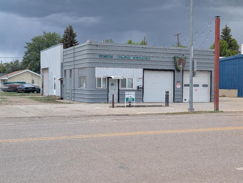 807 Oilfield Ave, Shelby, MT à vendre - Photo du bâtiment - Image 2 de 10