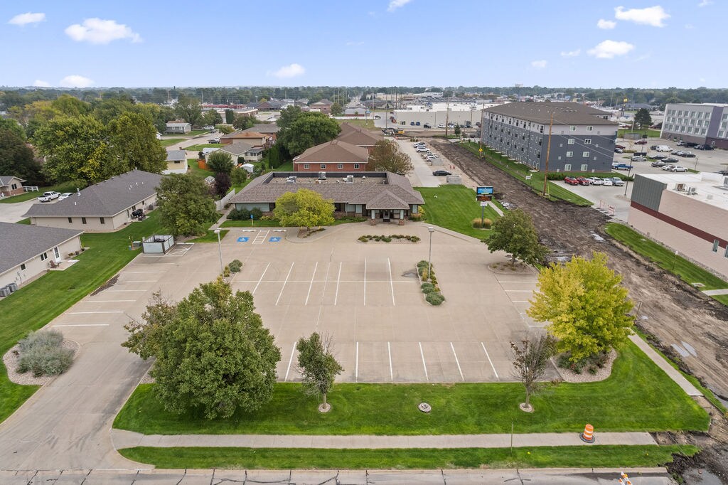 2559 37th Ave, Columbus, NE à vendre Photo du bâtiment- Image 1 de 44