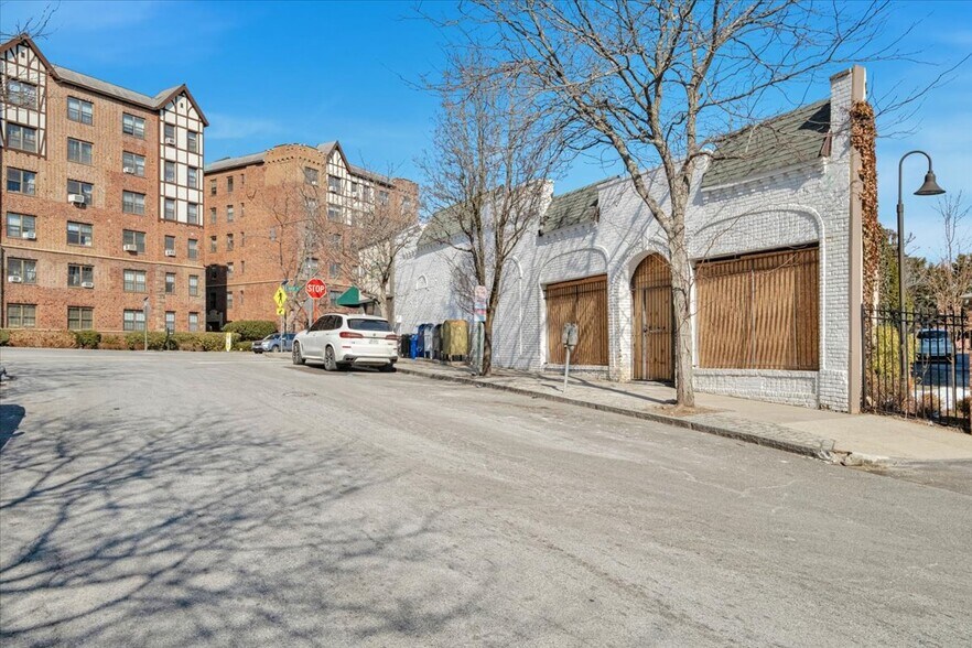 90 Garth Rd, Scarsdale, NY for lease - Building Photo - Image 2 of 9