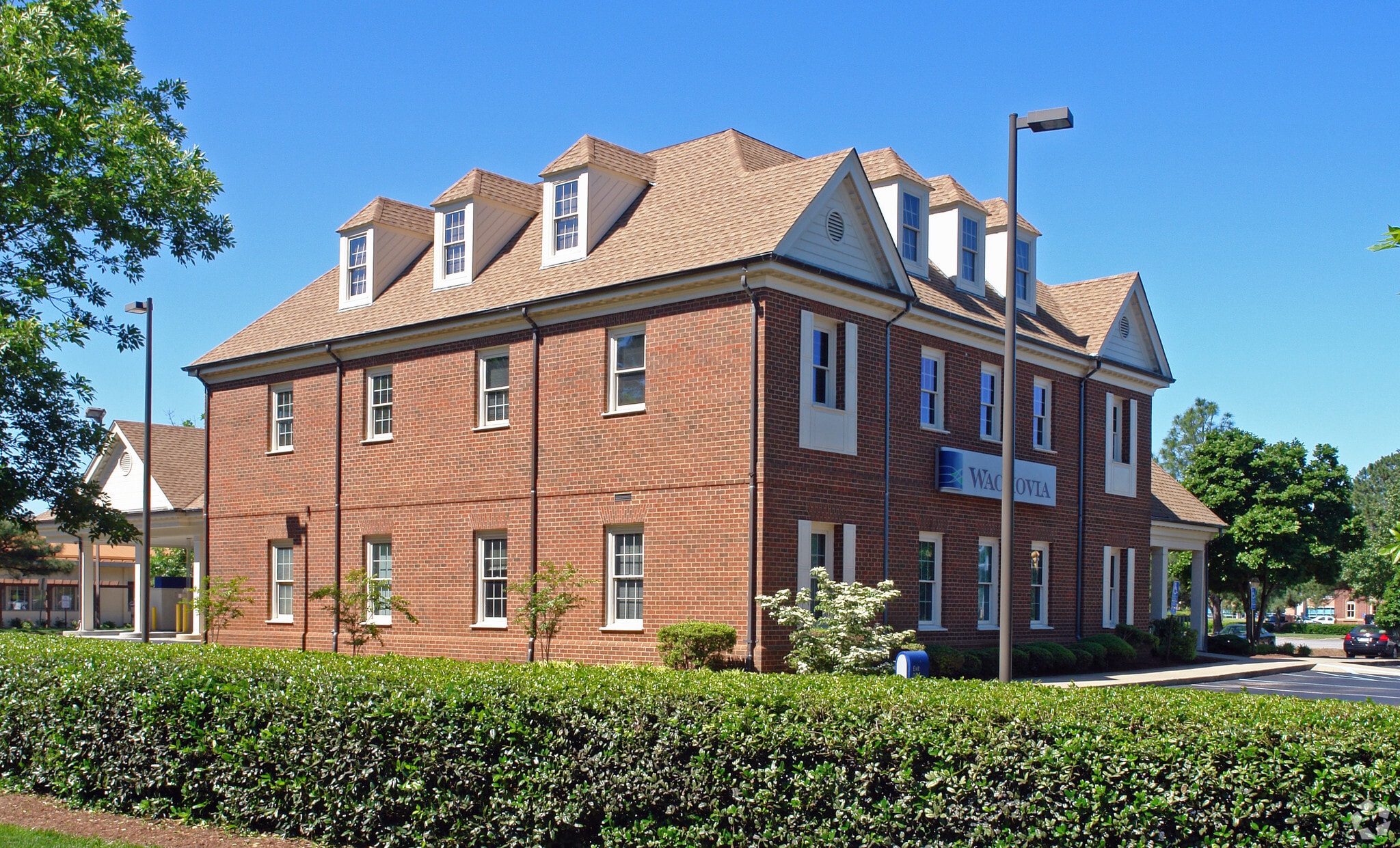 675 Lynnhaven Pky, Virginia Beach, VA for sale Primary Photo- Image 1 of 1