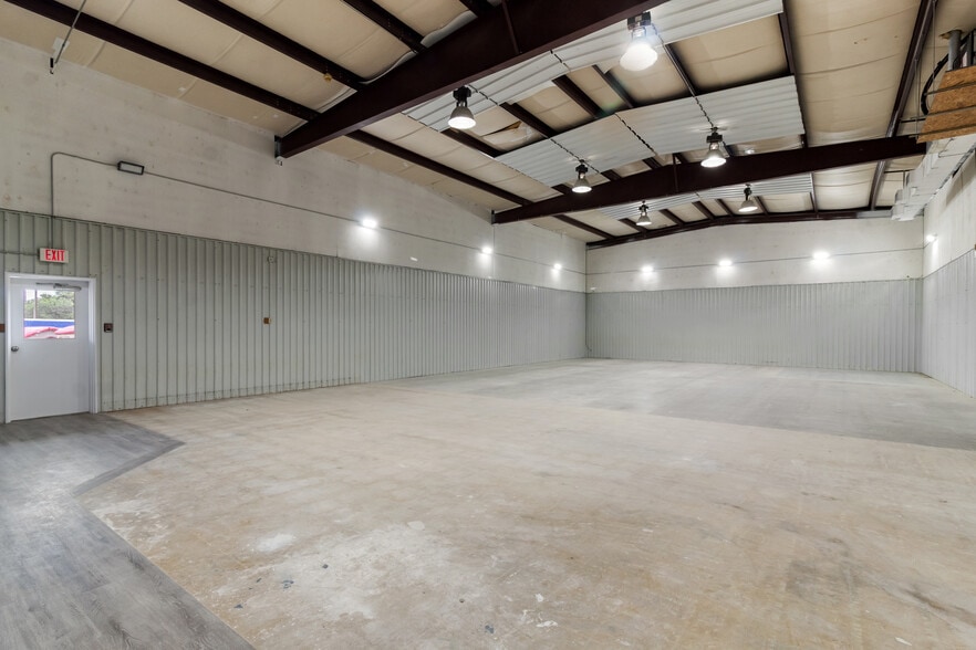 4232 Boonville Rd, Bryan, TX à louer - Photo du bâtiment - Image 3 de 13