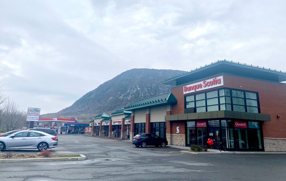 300-328 Boul Sir-Wilfrid-Laurier, Mont-St-Hilaire, QC for lease - Building Photo - Image 2 of 2