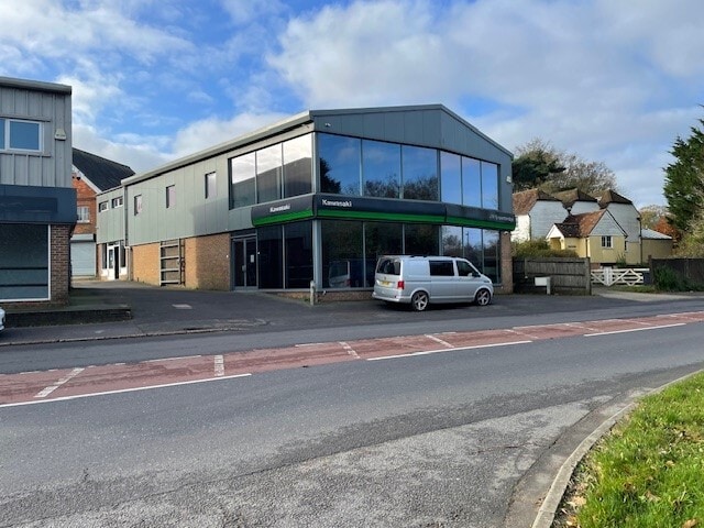 Main A267, Heathfield for lease - Building Photo - Image 1 of 4