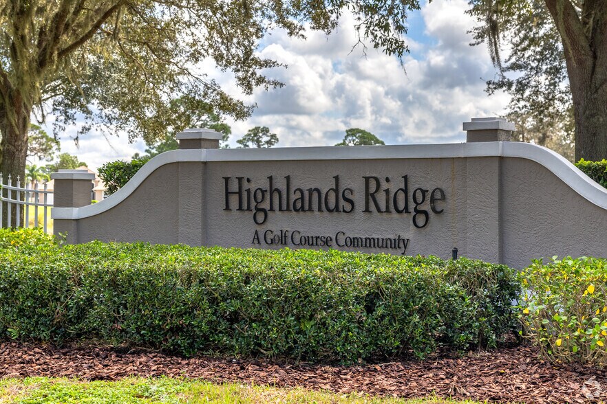 150 Lots in Florida 55+ Golf Community portefeuille de 2 propriétés à vendre sur LoopNet.ca - Photo du bâtiment - Image 2 de 49