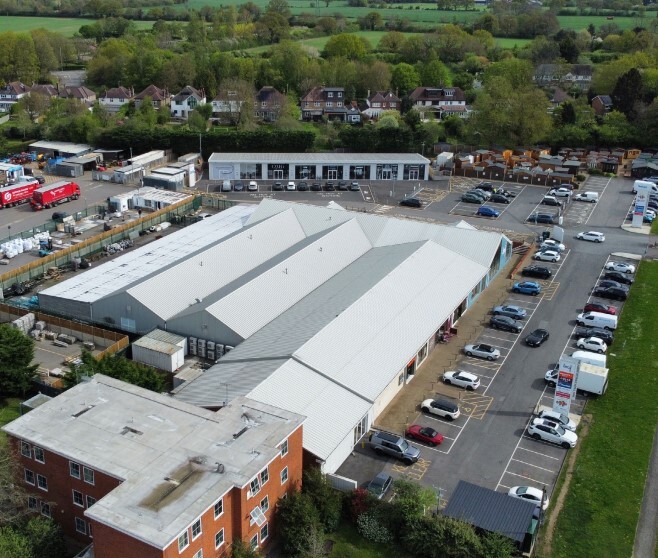 Albert Bygrave Retail Park portfolio of 3 properties for sale on LoopNet.ca - Aerial - Image 2 of 5