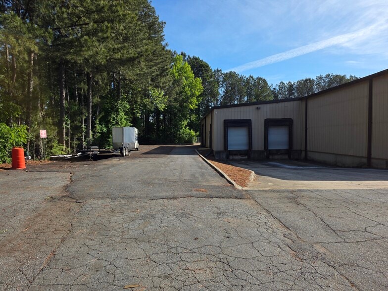 318 Bell Park Dr, Woodstock, GA for lease - Building Photo - Image 2 of 22