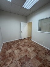 501-509 W Foothill Blvd, Monrovia, CA à louer Photo intérieure- Image 1 de 2