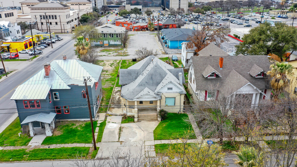 218 E Park Ave, San Antonio, TX for sale - Primary Photo - Image 1 of 9