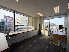 2020 Boul Robert-Bourassa, Montréal, QC for lease Interior Photo- Image 1 of 7