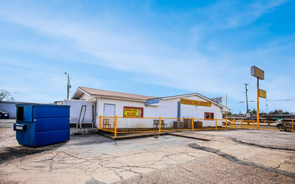 1801 S 5th St, Leesville, LA à vendre - Photo du bâtiment - Image 2 de 27