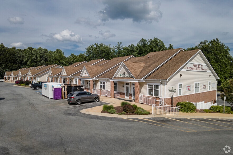 301-306 Steeple Chase Dr, Prince Frederick, MD for sale - Building Photo - Image 3 of 4