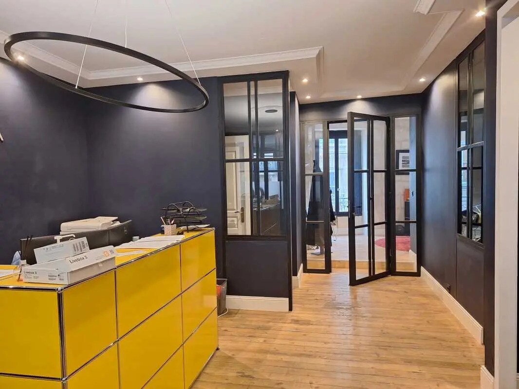 Office in Bordeaux for sale Interior Photo- Image 1 of 12