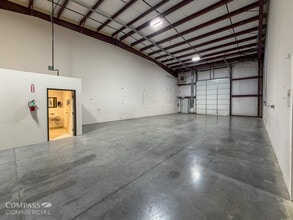 217 Pumice Ave, Redmond, OR for lease Interior Photo- Image 1 of 2