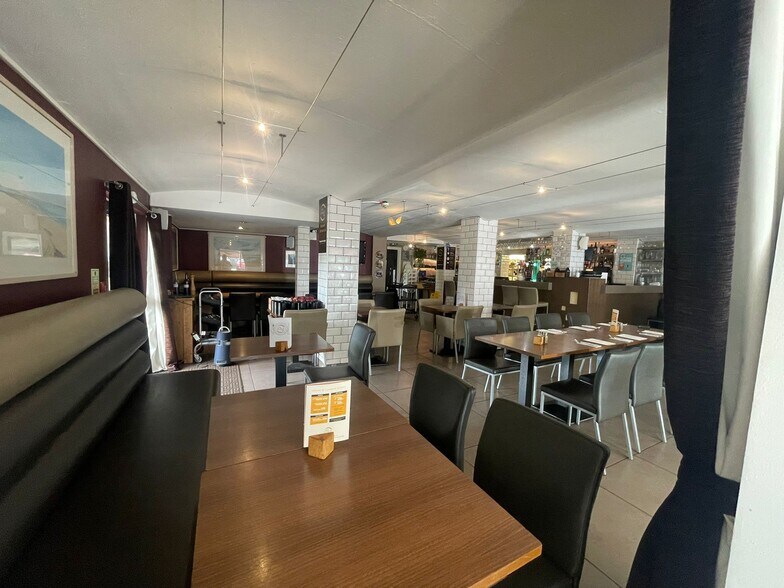 32 Hughenden Rd, Glasgow for lease - Building Photo - Image 3 of 14