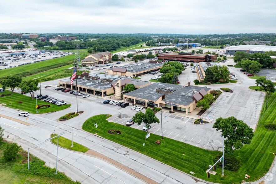 622 N 108th Ct, Omaha, NE à louer - Photo du bâtiment - Image 2 de 10