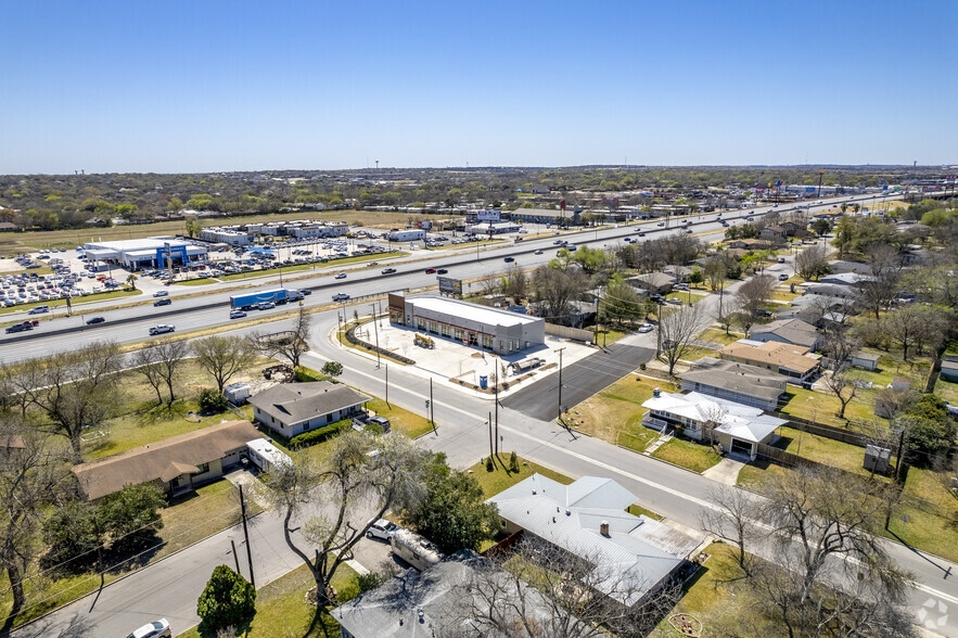 1430 Unicorn Ave, New Braunfels, TX for lease - Aerial - Image 2 of 18