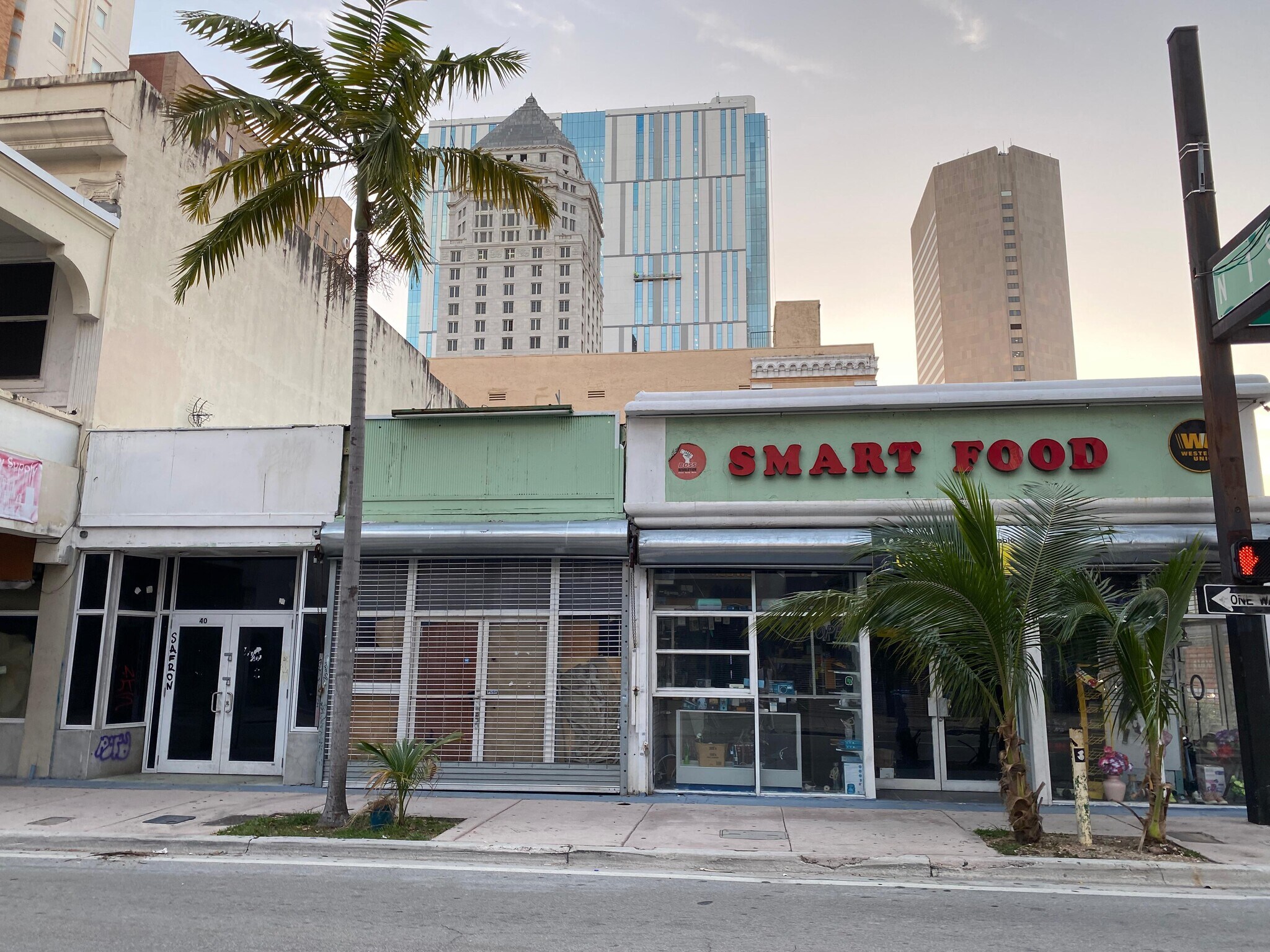 40-42 N Miami Ave, Miami, FL à louer Photo du bâtiment- Image 1 de 3