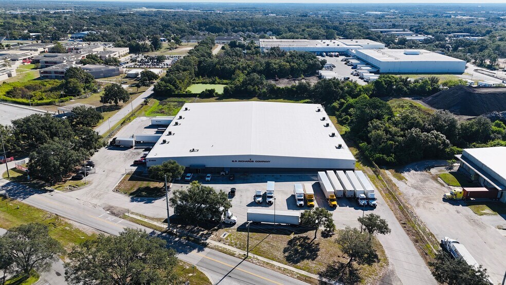 6525 Harney Rd, Tampa, FL à louer - Photo du bâtiment - Image 2 de 3