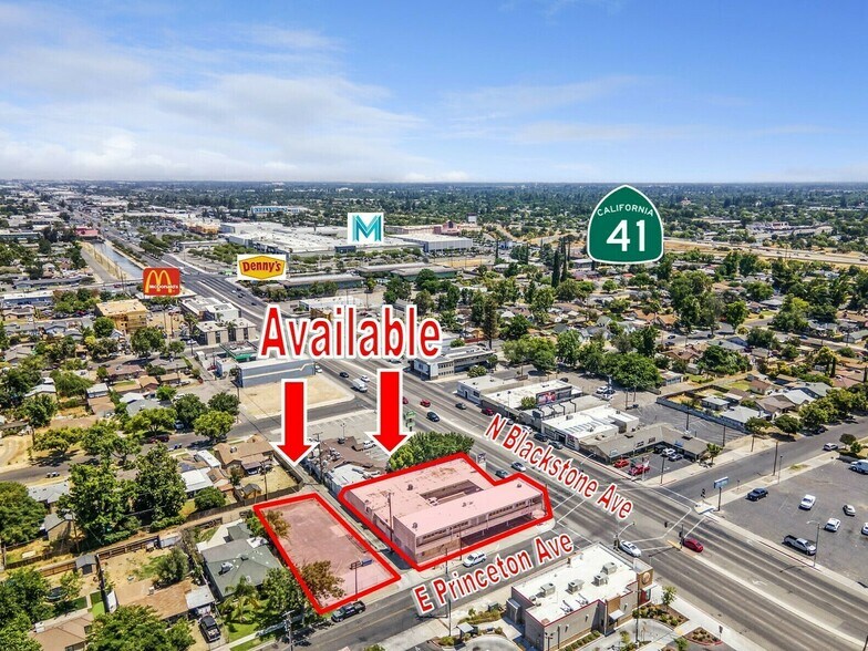 2801-2819 N Blackstone Ave, Fresno, CA à vendre - Photo du bâtiment - Image 3 de 25