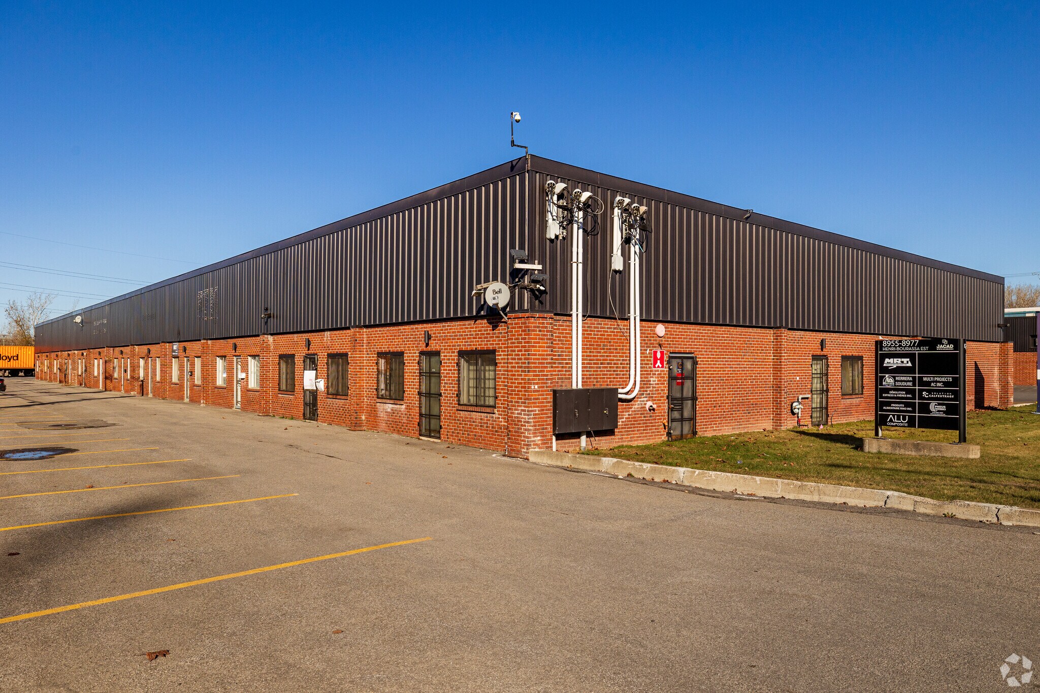 8955-8977 Boul Henri-Bourassa E, Montréal, QC for sale Primary Photo- Image 1 of 1