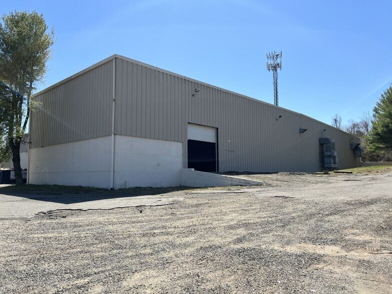 14 Beaver Rd, Branford, CT à louer - Photo du bâtiment - Image 2 de 11