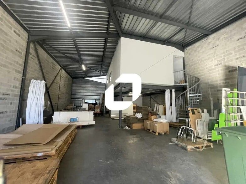 Flex in Le Taillan-Médoc for lease - Interior Photo - Image 3 of 7