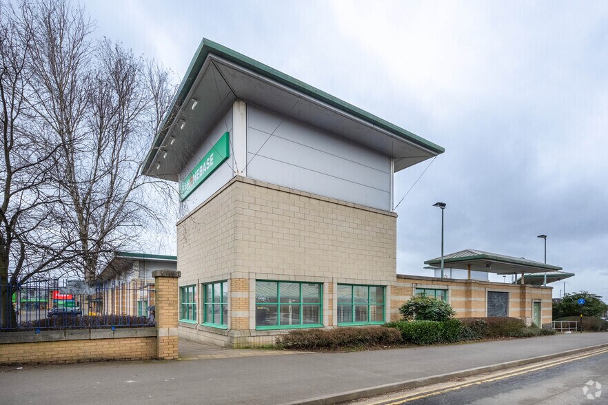 Church Ln, Wolverhampton à louer - Photo du bâtiment - Image 2 de 2