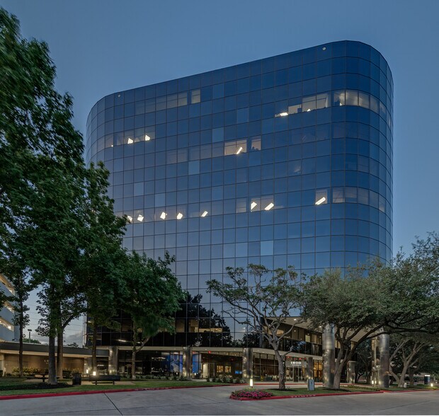 1800 Bering Dr, Houston, TX for sale - Building Photo - Image 3 of 13