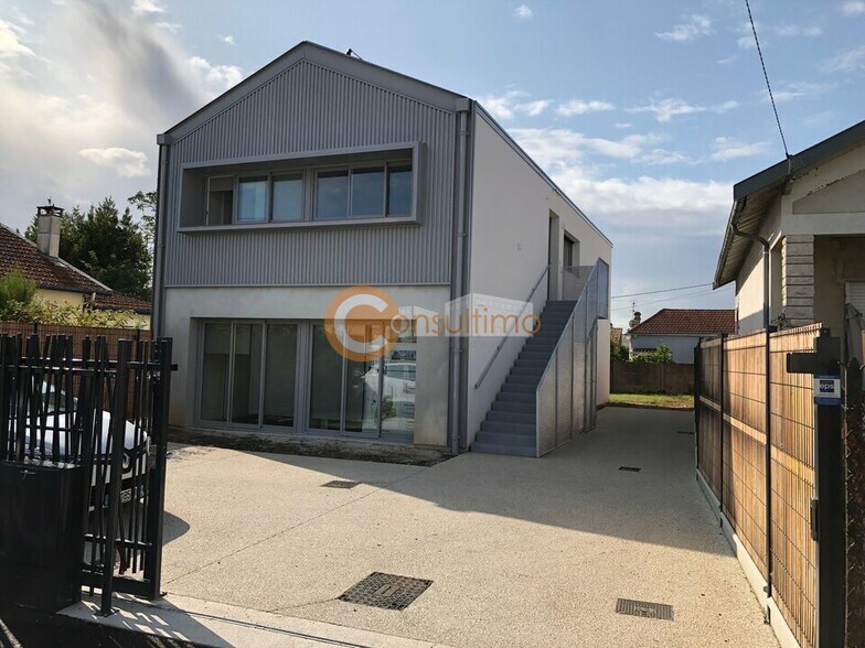 Flex in Cenon for sale - Building Photo - Image 1 of 8