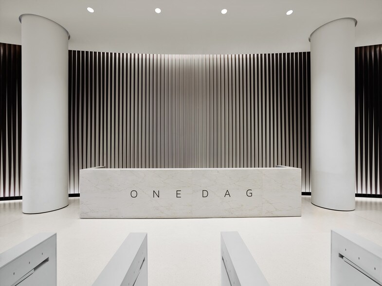 885 2nd Ave, New York, NY for lease - Lobby - Image 2 of 15