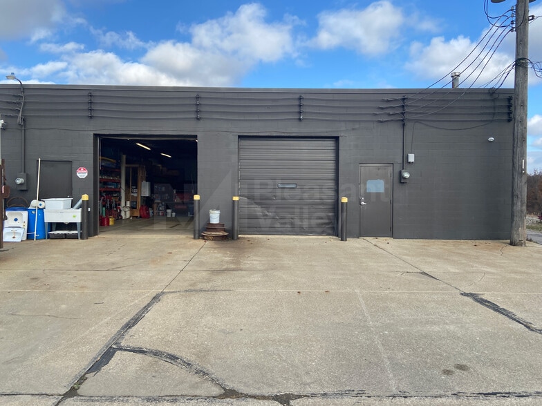 700-790 Ken Mar Industrial Pky, Broadview Heights, OH for lease - Building Photo - Image 3 of 3