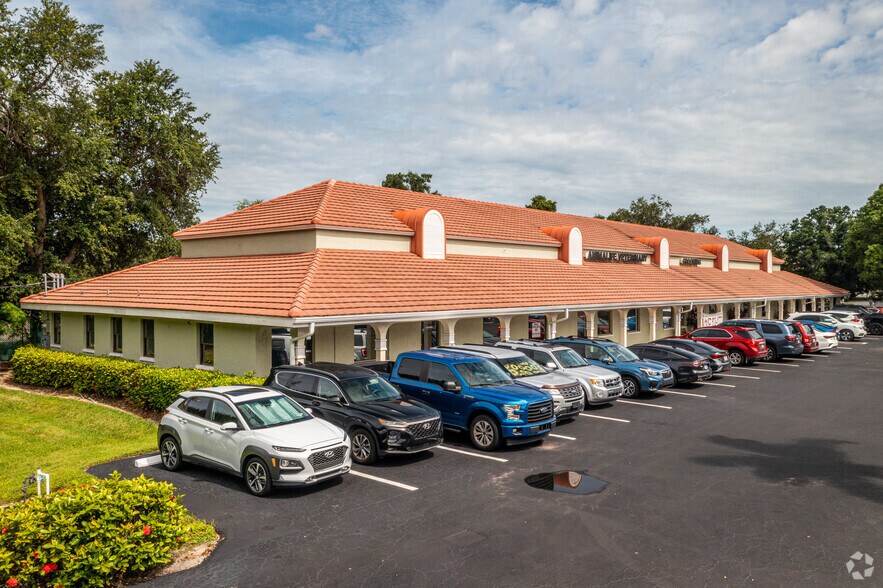 2171 Pine Ridge Rd, Naples, FL for lease - Building Photo - Image 3 of 8