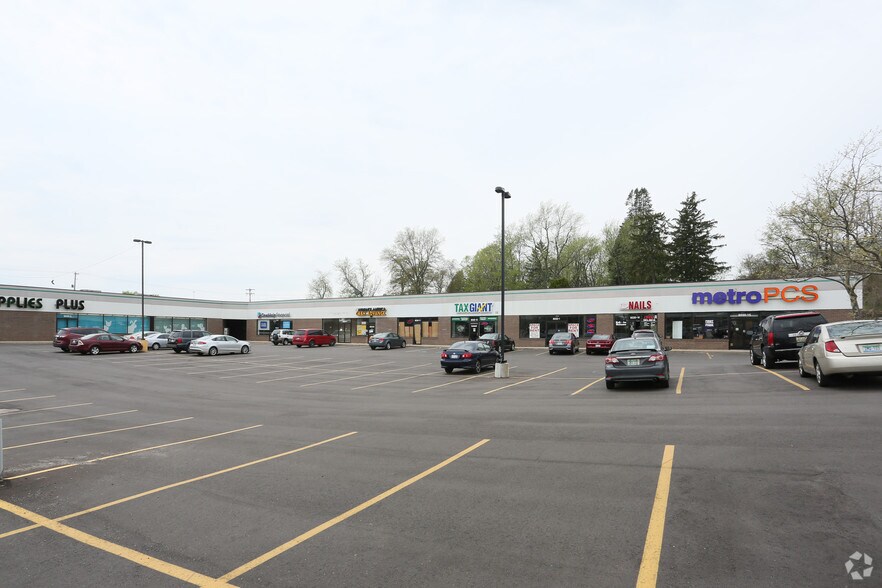 6030 S Pennsylvania Ave, Lansing, MI à louer - Photo du bâtiment - Image 2 de 2