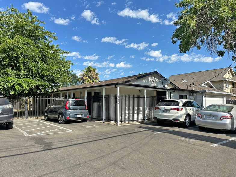 3441-3445 Altos Ave, Sacramento, CA for sale - Building Photo - Image 2 of 25