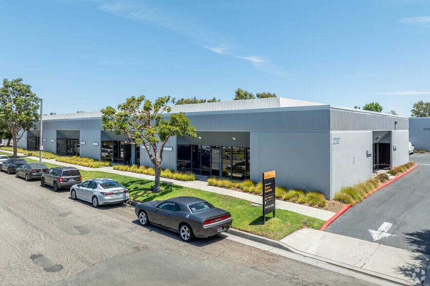 2730 S Harbor Blvd, Santa Ana, CA for lease - Building Photo - Image 2 of 14