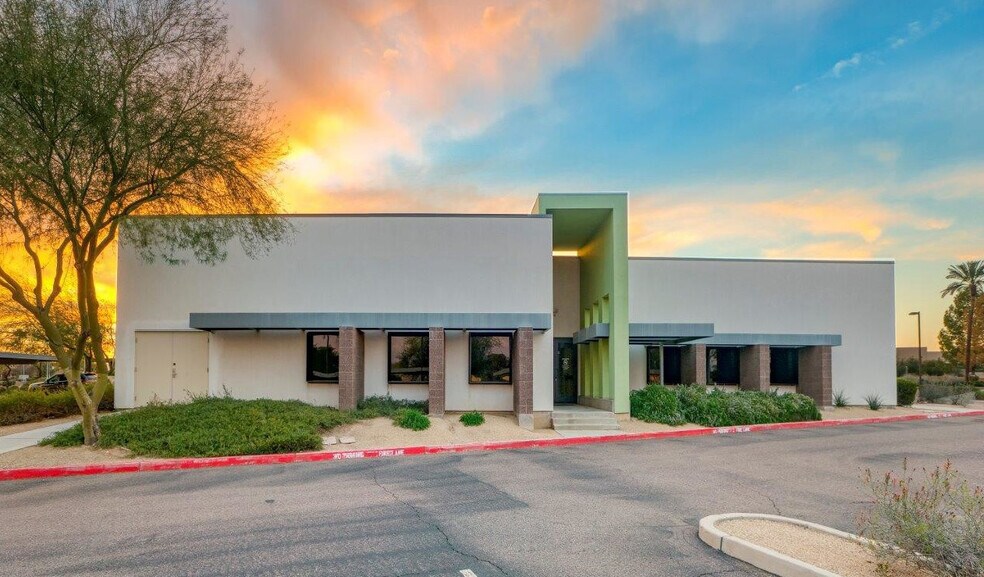 2155 E Conference Dr, Tempe, AZ à louer - Photo du bâtiment - Image 2 de 13
