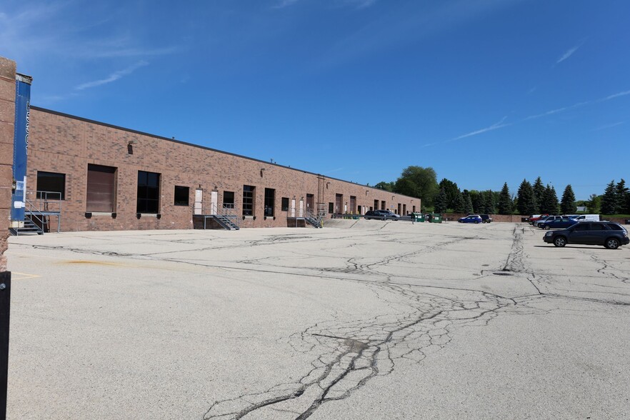 5000-5040 Ashland Way, Franklin, WI for lease - Building Photo - Image 3 of 5