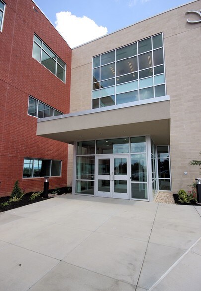 4600 Lena Dr, Mechanicsburg, PA for lease - Building Photo - Image 2 of 8