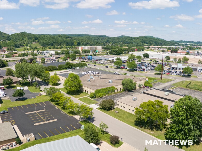 555 Lester Ave, Onalaska, WI for sale - Building Photo - Image 2 of 3